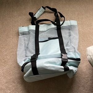 Mesh beach bag with cooler